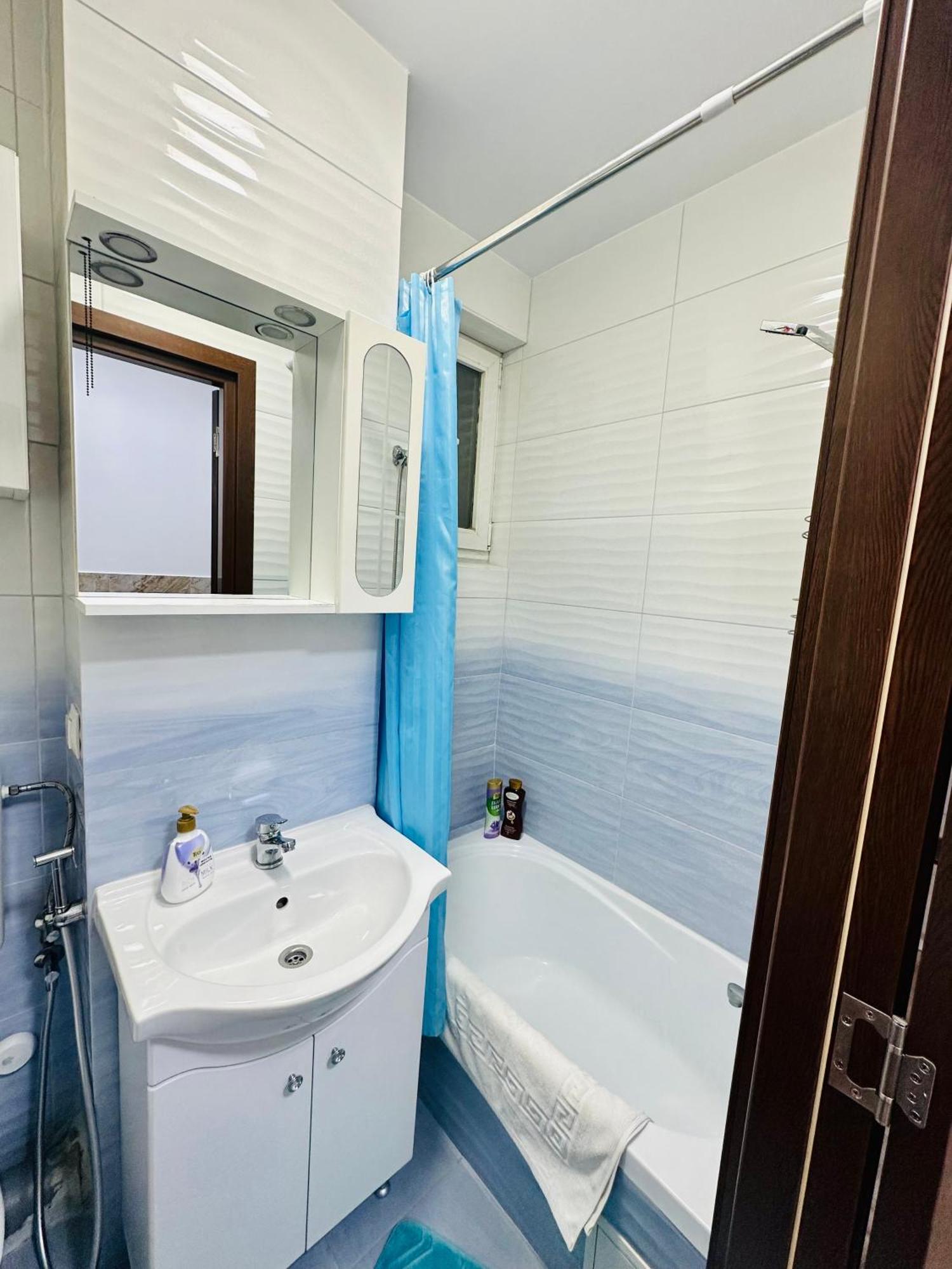 Chic Comfort 1Bdr With Landmark View - Concerthall Bucarest Extérieur photo