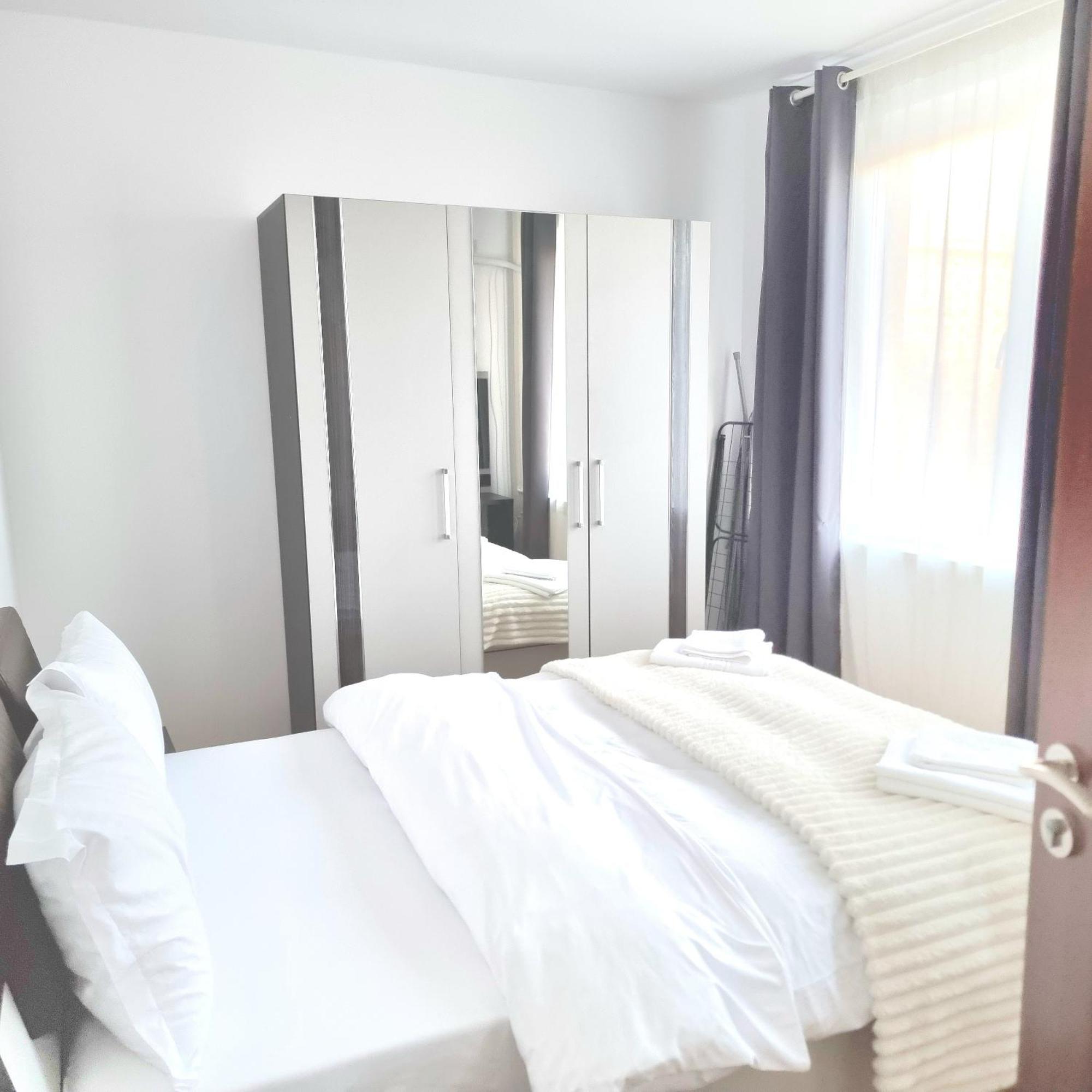 Chic Comfort 1Bdr With Landmark View - Concerthall Bucarest Extérieur photo