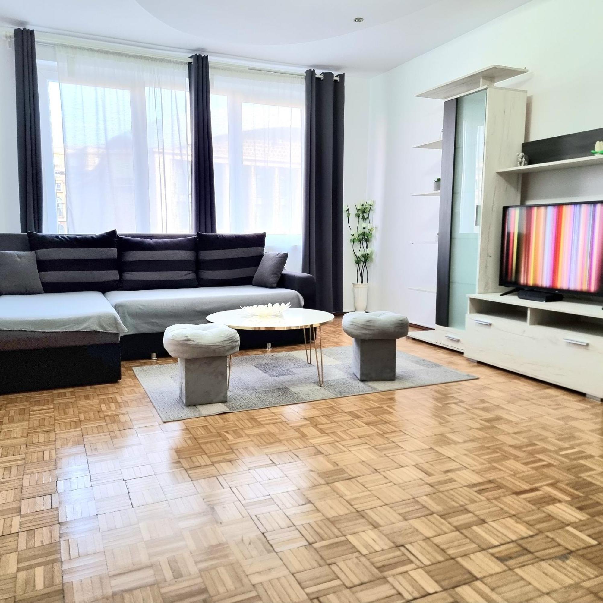 Chic Comfort 1Bdr With Landmark View - Concerthall Bucarest Extérieur photo