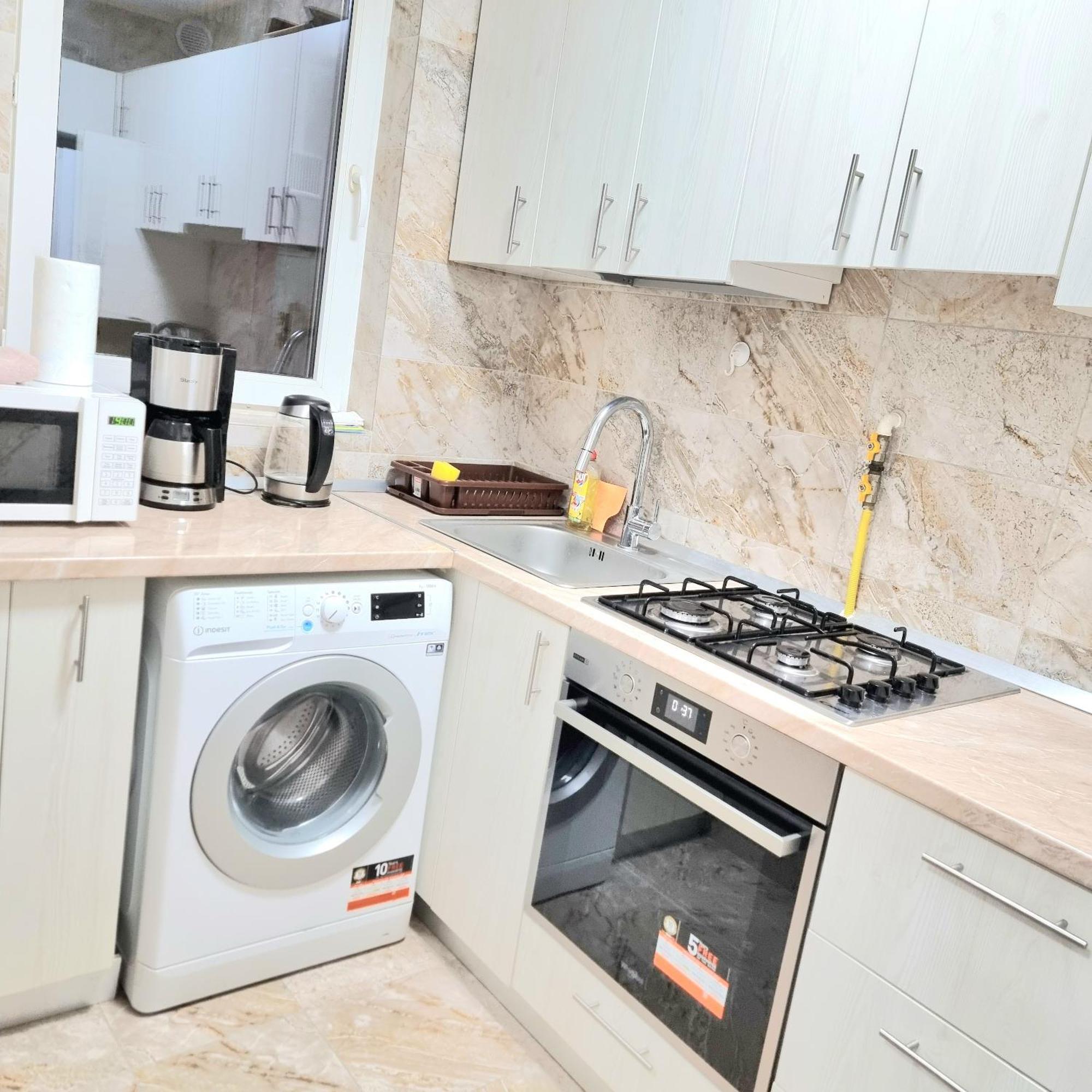 Chic Comfort 1Bdr With Landmark View - Concerthall Bucarest Extérieur photo