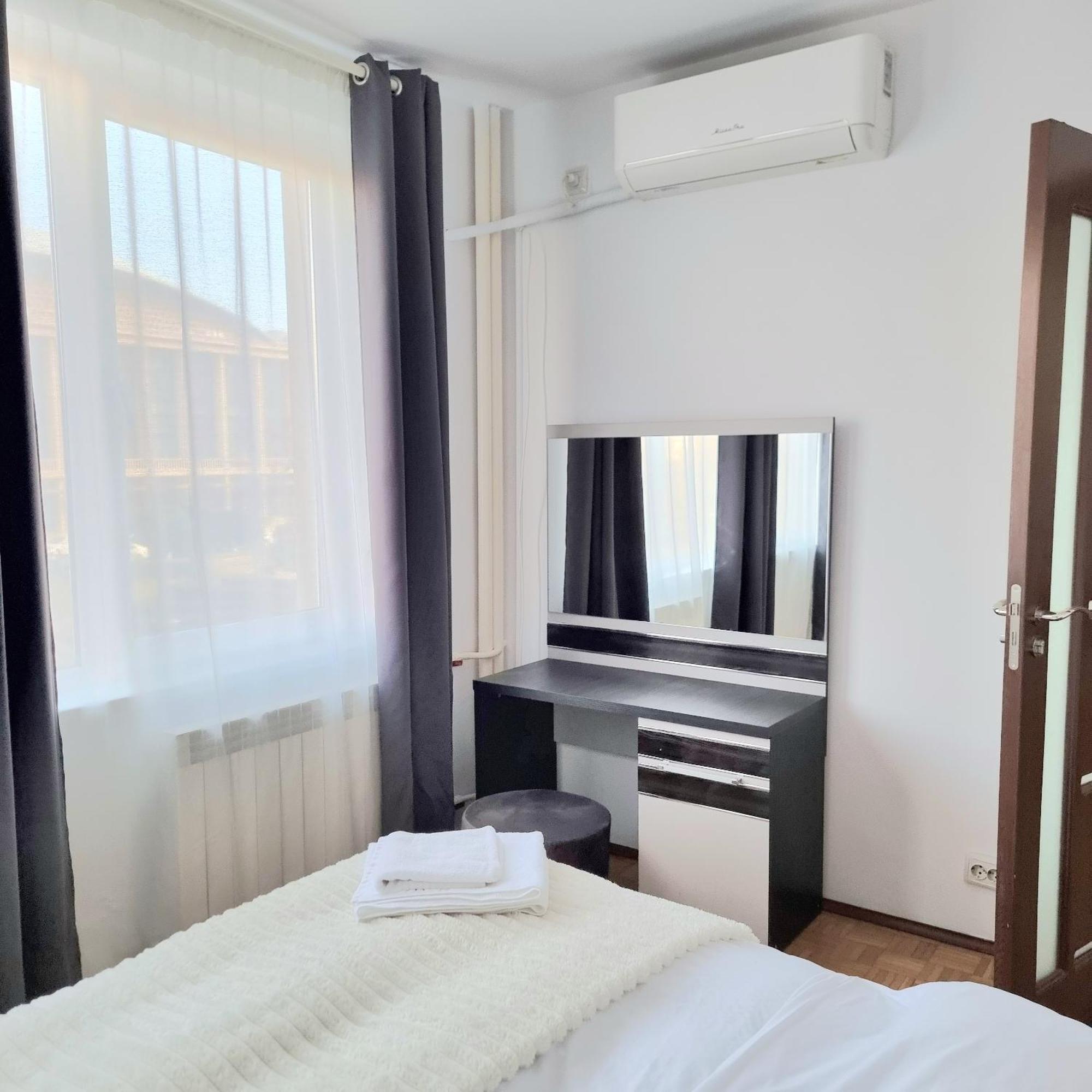 Chic Comfort 1Bdr With Landmark View - Concerthall Bucarest Extérieur photo