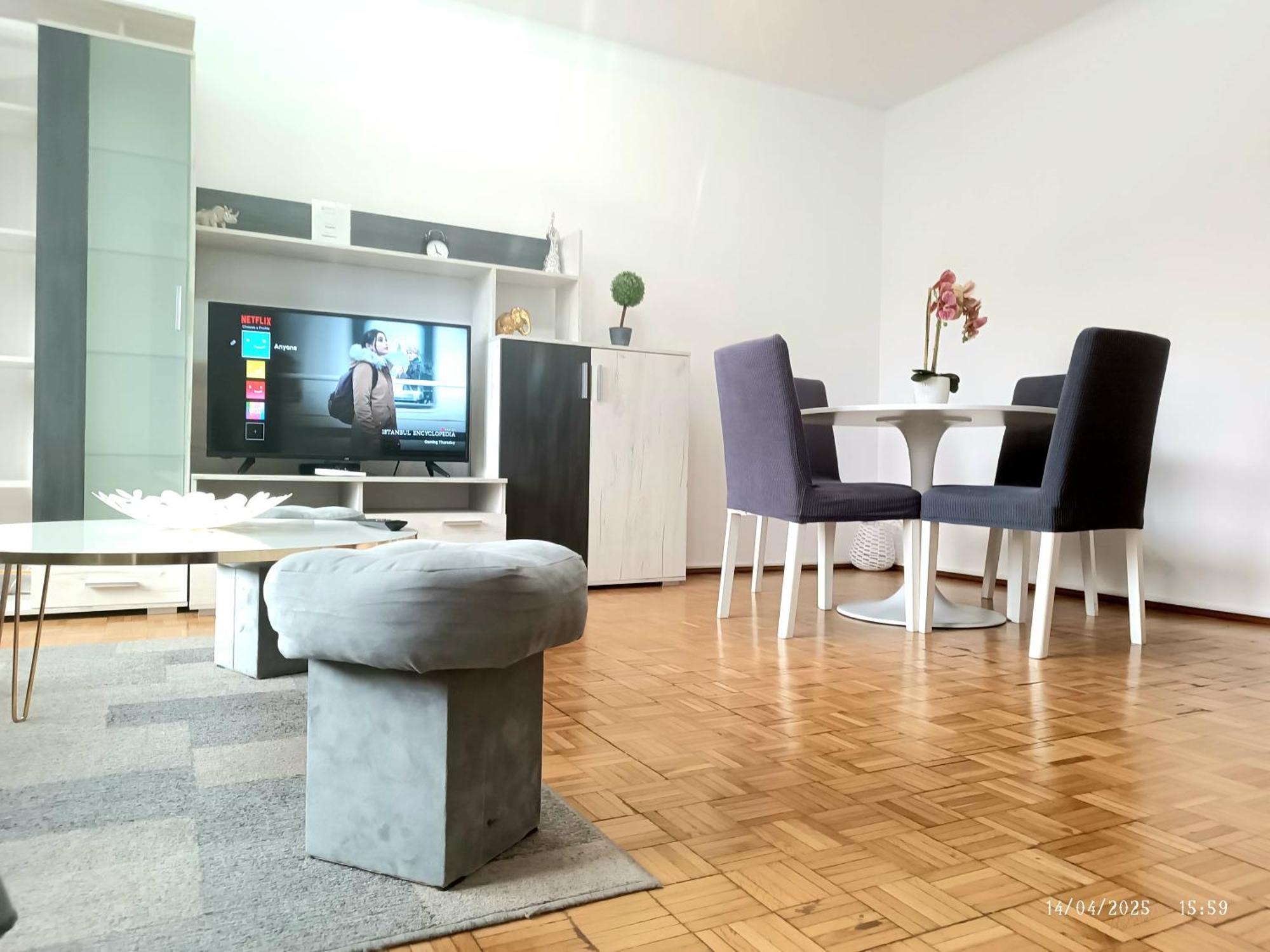 Chic Comfort 1Bdr With Landmark View - Concerthall Bucarest Extérieur photo