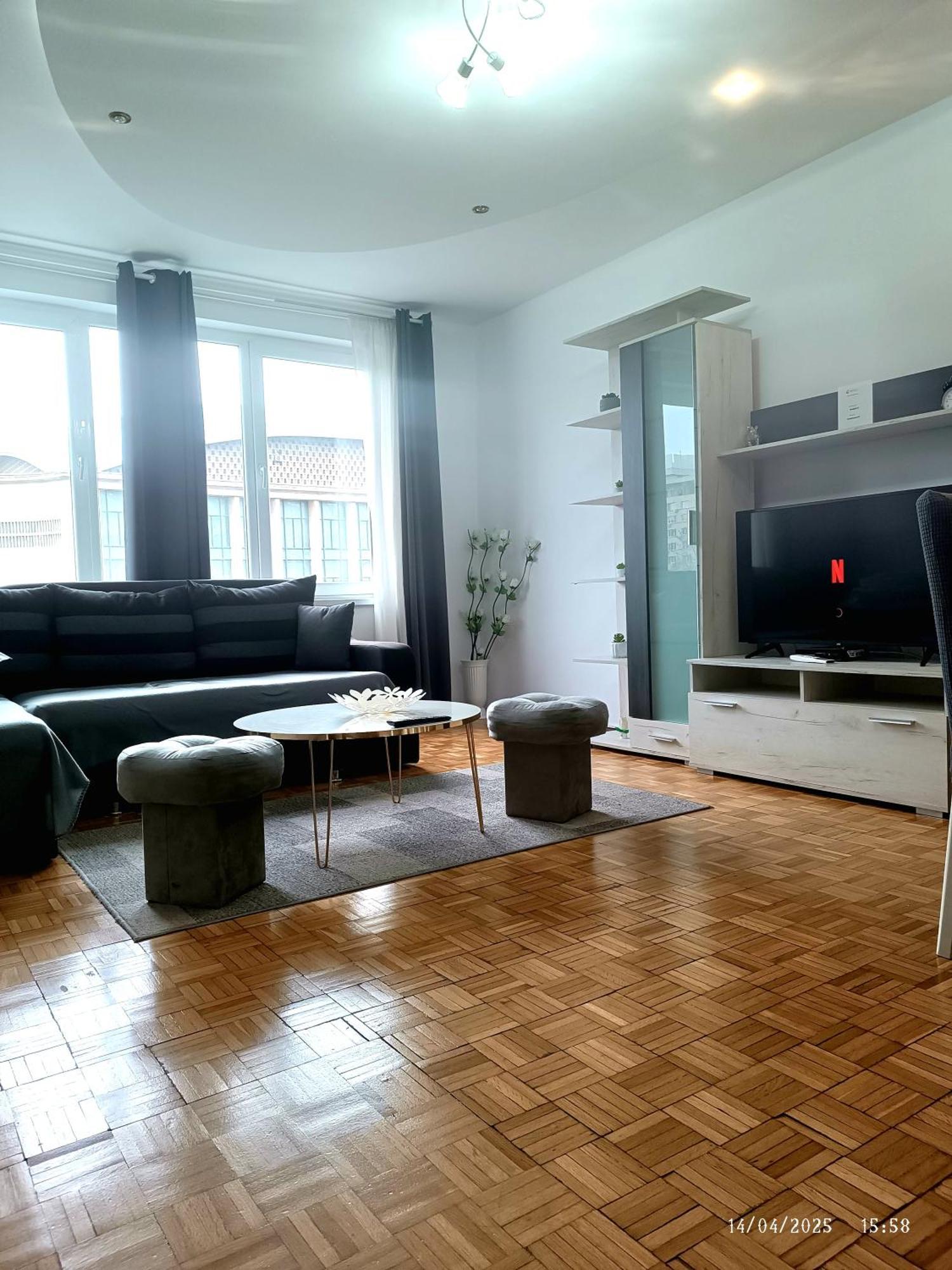 Chic Comfort 1Bdr With Landmark View - Concerthall Bucarest Extérieur photo